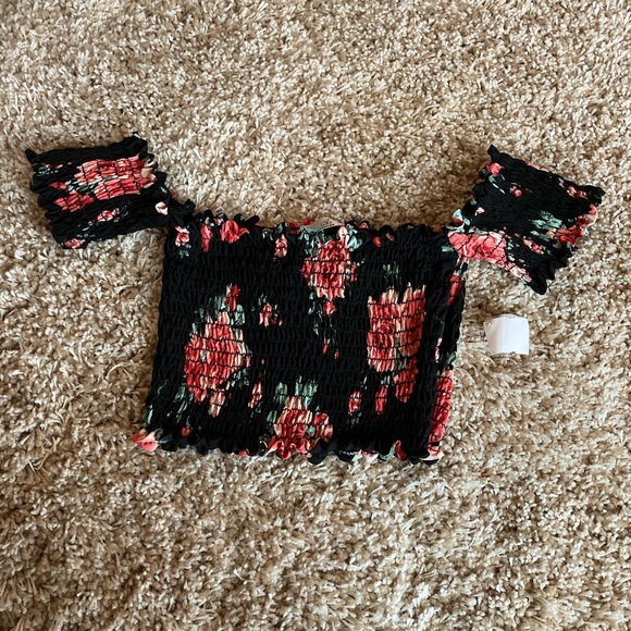 Floral off-shoulder crop top - Picture 1 of 5